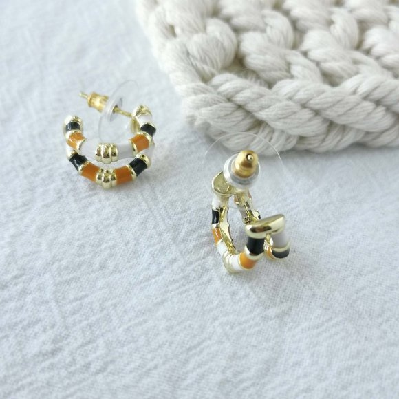 Authentic Kendra Scott Essie - Gold Neutral Mix Huggie Earring - Picture 3 of 3